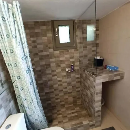 Eleni Sea Side House Near Town And بيت للعطل شاطئ ميغالي أموس