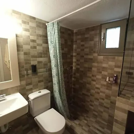 بيت للعطل Eleni Sea Side House Near Town And شاطئ ميغالي أموس
