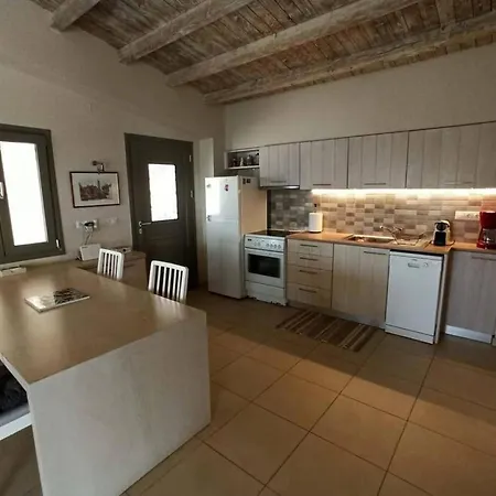 Eleni Sea Side House Near Town And شاطئ ميغالي أموس